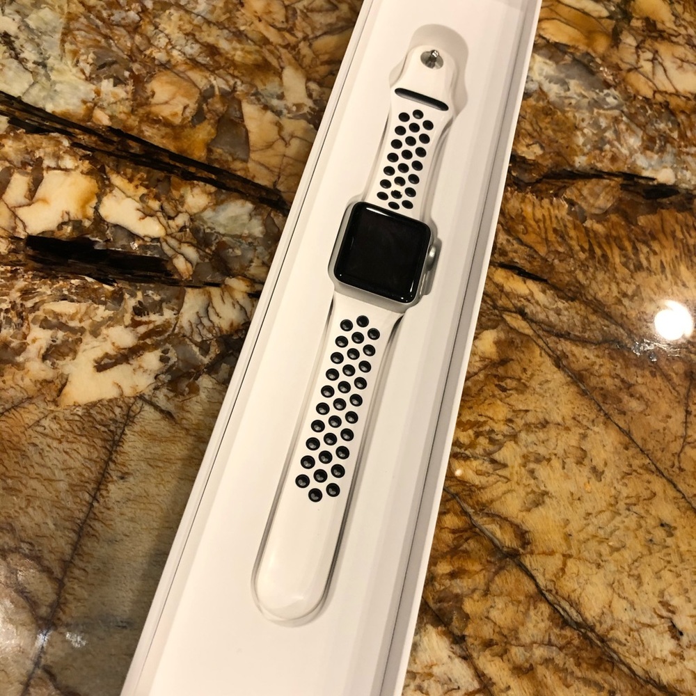 Like New Apple Watch Series 1 38mm watch. EUC!
